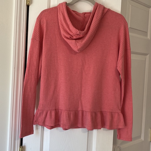 Lauren Conrad pink lounge top - Picture 2 of 4